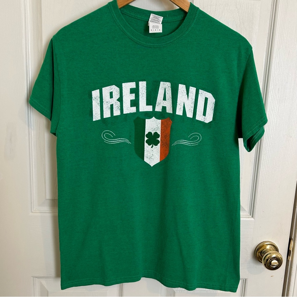St. Patrick’s Day Heathered Kelly Green Ireland Flag Clover T-Shirt | Adult M